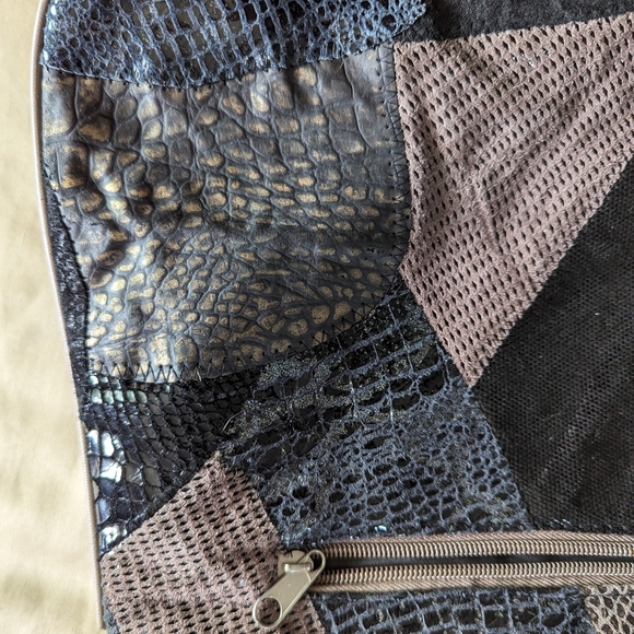 Vintage leather patchwork shoulder bag! - Picture 3 of 8